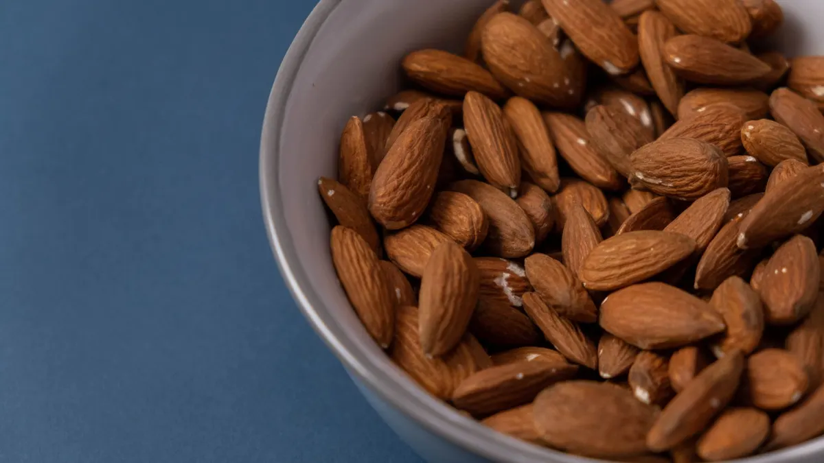 Amandes entières pour bébé : introduction dès 4-5 ans