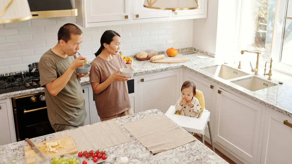 Repas de bébé à 6 mois : textures et quantités adaptées à cet âge