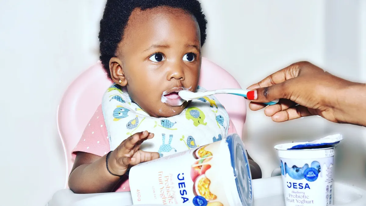 Repas de bébé à 7 mois : textures et quantités adaptées à cet âge