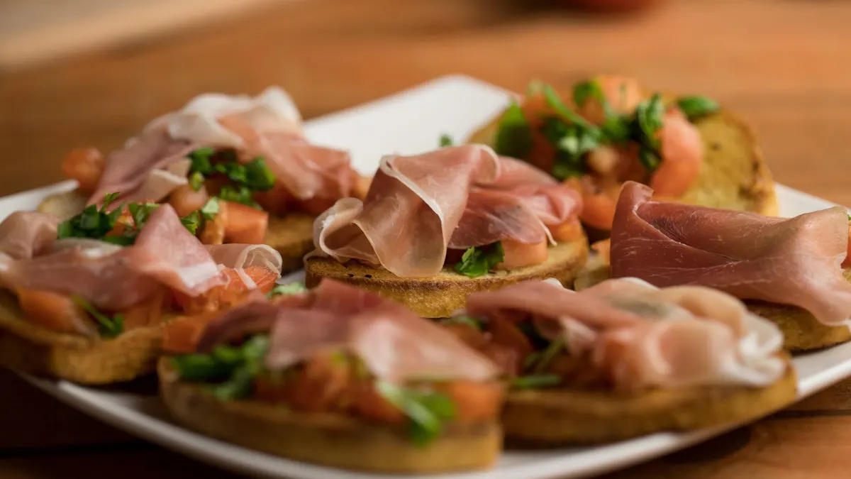 Jambon de Parme : non, à éviter pendant la grossesse