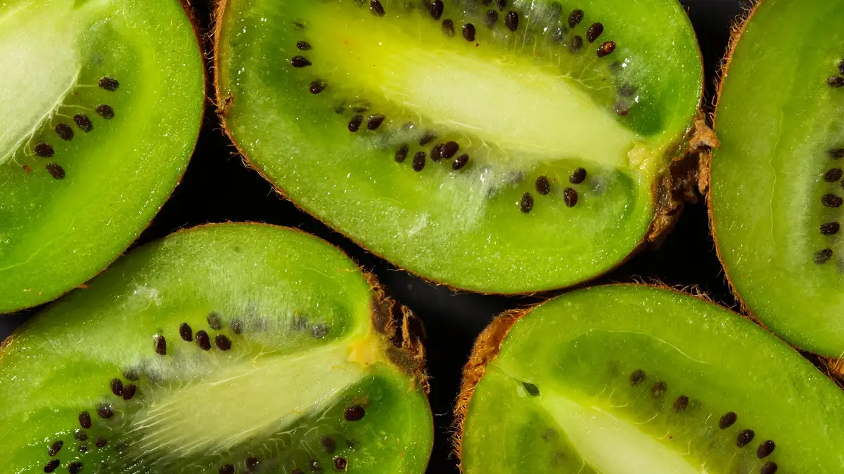 Kiwi pour bébé : introduction dès 4-6 mois