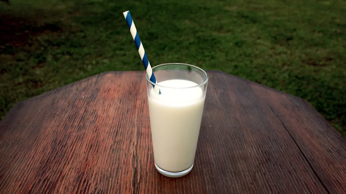 Lait de vache pour bébé : introduction dès 12 mois (en boisson principale)