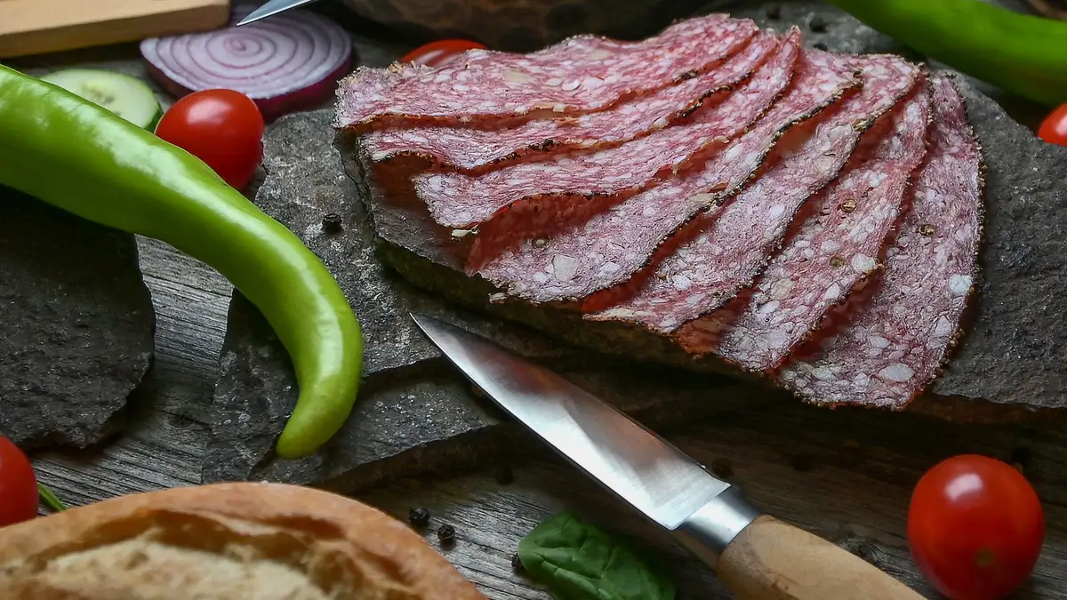 Salami : non, à éviter pendant la grossesse