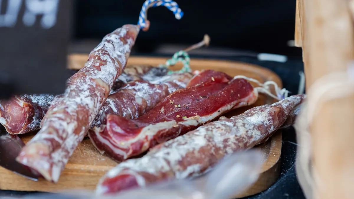 Saucisson : non, à éviter pendant la grossesse
