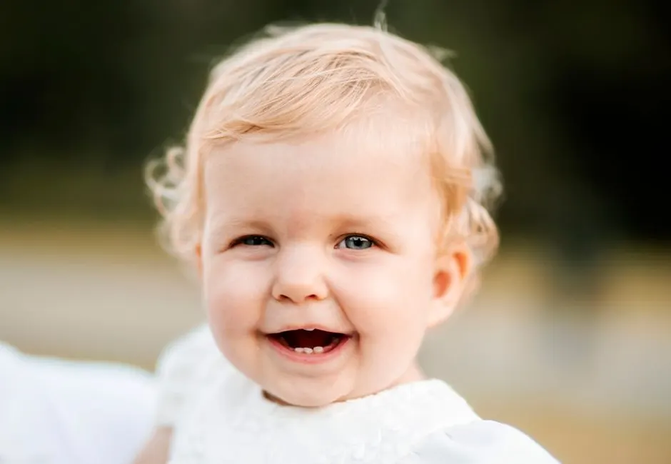 Ordre de sortie des dents de bébé : le schéma dent par dent