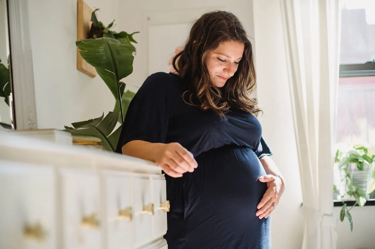 Signes que l'accouchement approche : contractions, col, bouchon