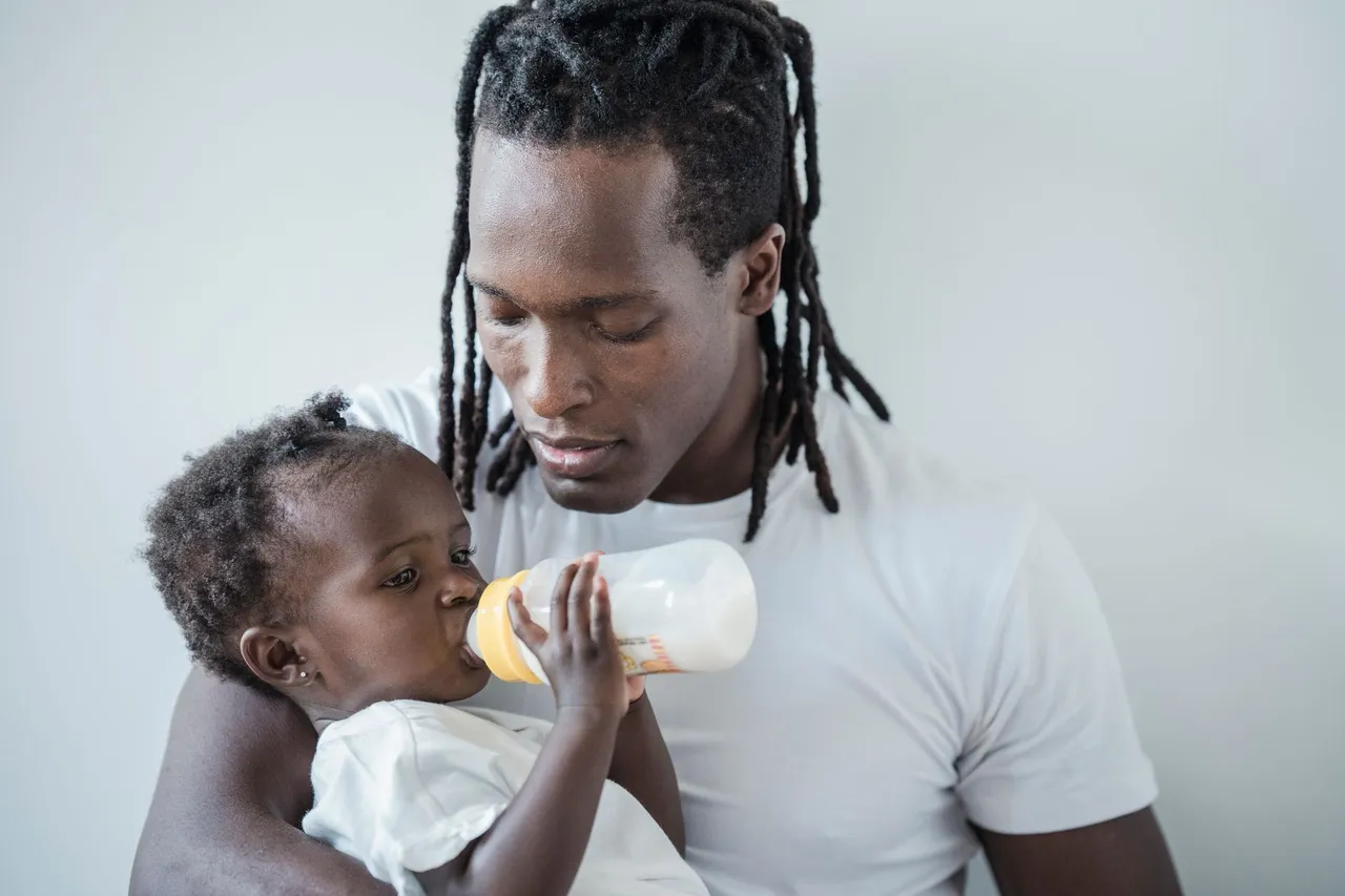 Vaccin rotavirus bébé : âge, doses, obligatoire ?